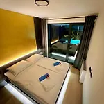 Boutique Studioapartment Iv אופטיה